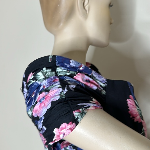 Vintage Floral Dress - Picture 15 of 16